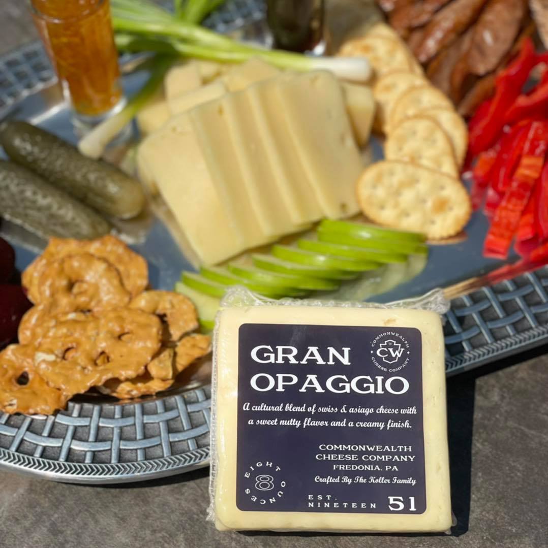 You are currently viewing How to Build the Perfect Summer Charcuterie Board